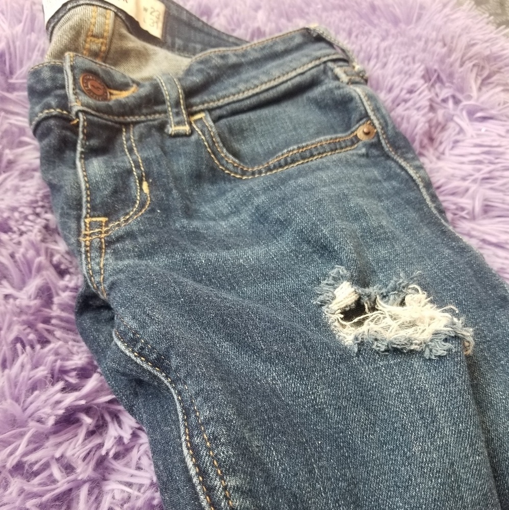 NWOT Hollister size 00 capris